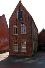 Denkmalgeschütztes Wohnhaus mit Dachbodenspeicher von 1828 in der Altstadt von Leer (Ostfr.) 