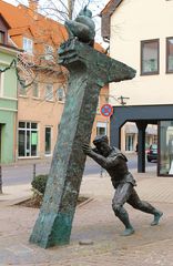 "Denkmalschützer", Denkmal des Alzeyer Altstadtvereins in der Antoniterstraße