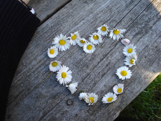 denn die Liebe Liebe Liebe Liebe die macht viel Spaß .. viel mehr Spaß .. als irgendwas !