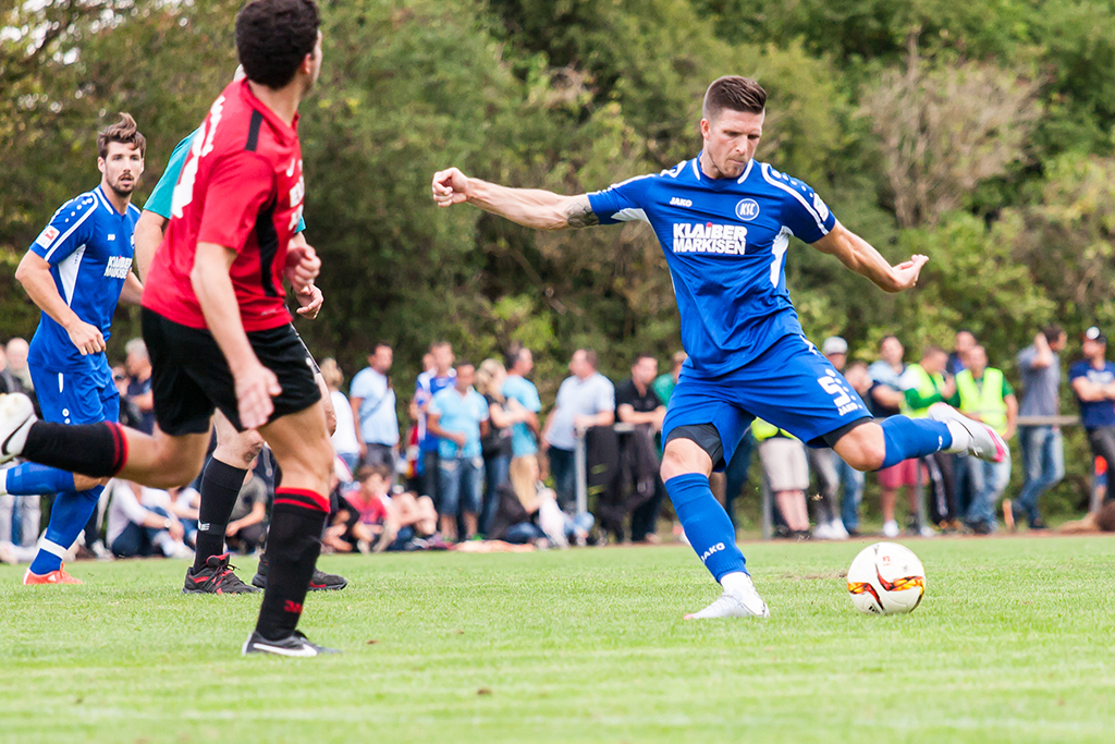 Dennis Kempe (Karlsruher SC) im Testspiel gegen FV Neuthard