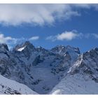 ...Dentelles de rochers sur Miroirs de glaciers.........