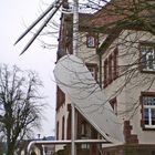 Denzlingen: Storchenplastik vor dem Alten Rathaus