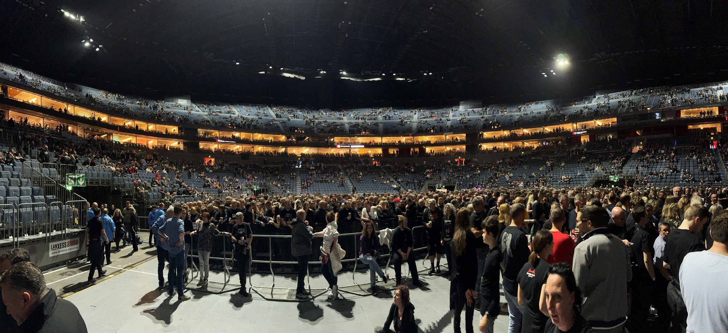 Depeche Mode 03.04.2024 Köln Lenxess Arena