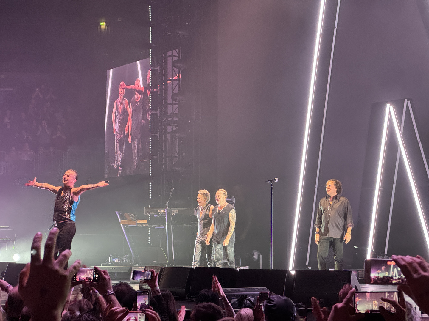 Depeche Mode 03.04.2024 Köln Lenxess Arena
