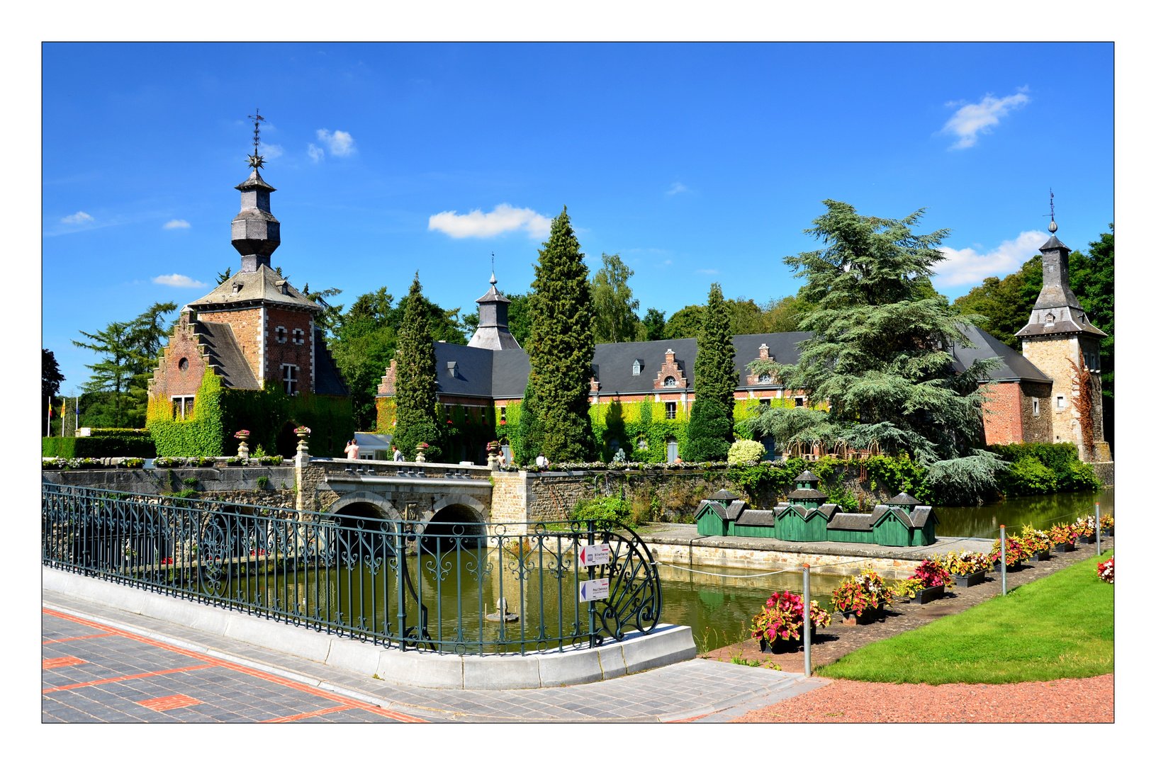 Dépendances du château de Jehay ...