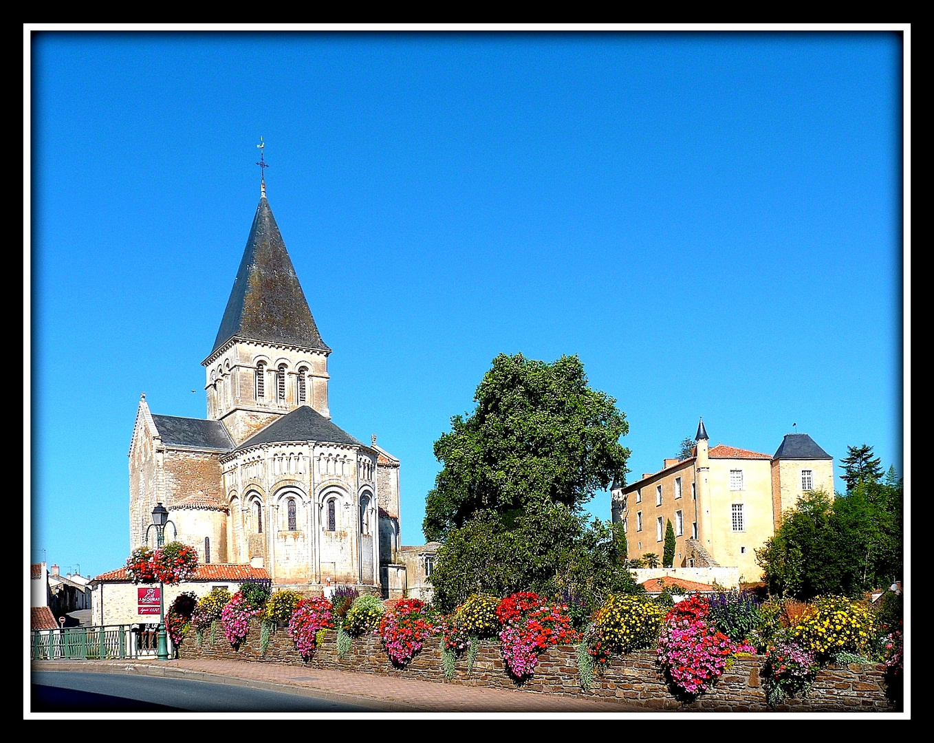 DEPOUILLEMENT ET CONFORT .