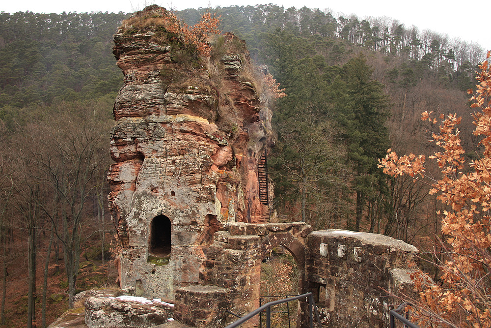 Der 1cm der im Bild 1 oben gefehlt hat. Die Froensburg ist eine Riesenburg im nördlichen Elsass.