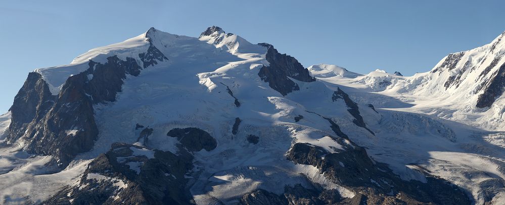Der 4634m hohe Monte Rosa ist mit der Dufourspitze die Nummer drei der Alpen