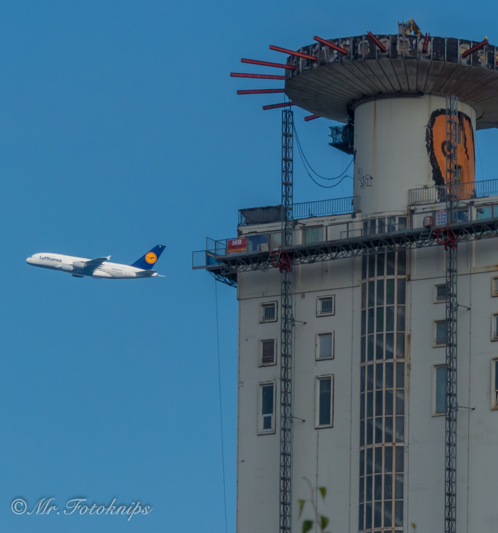 der A380 hinter dem abgebauten Henninger Turm