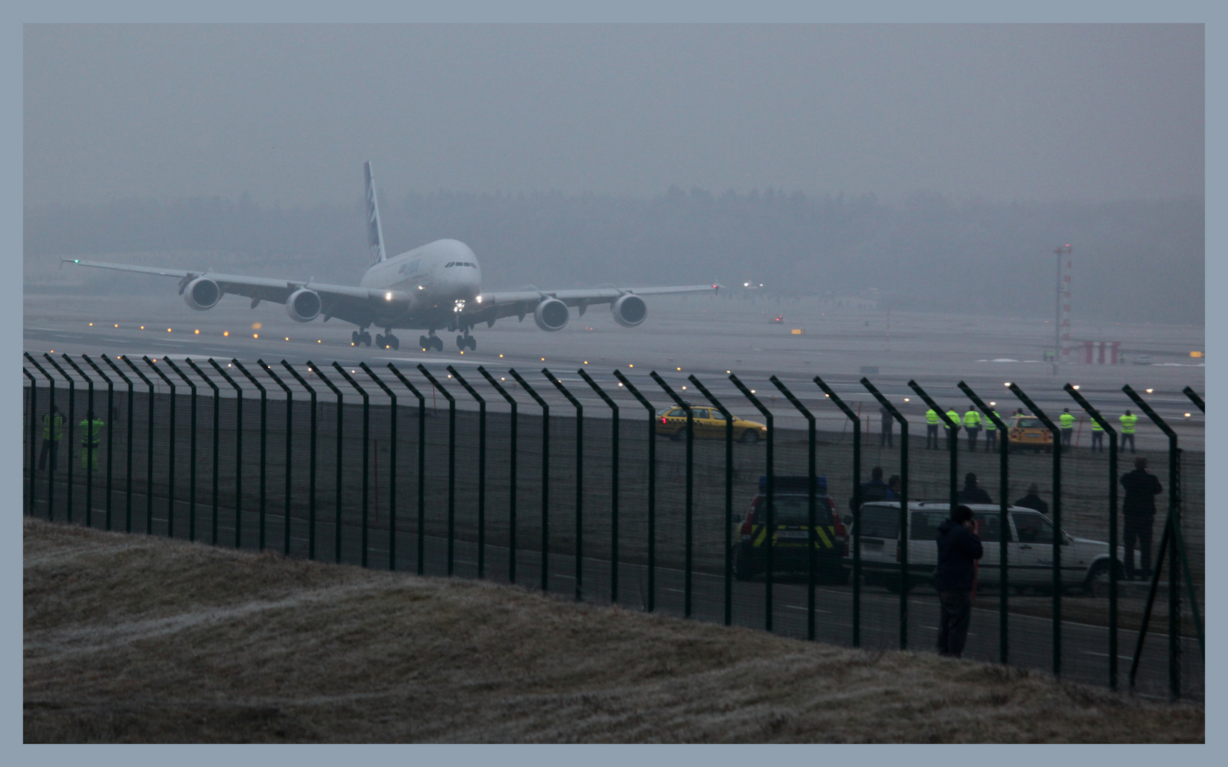 der A380 kurz vor der Landung in ZRH