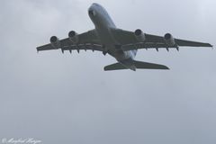 Der A380 über Hamburg-Langenhorn (1)