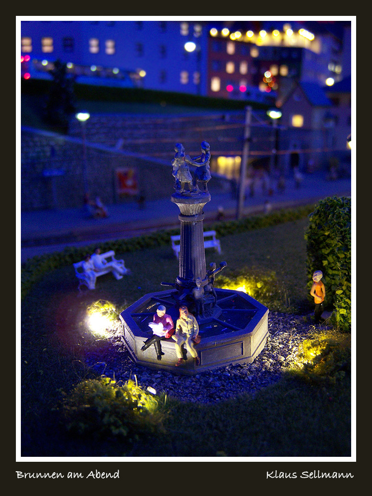 Der Abend am Brunnen