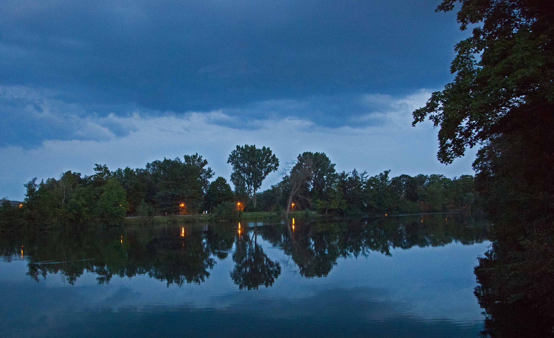 der Abend an der Donau