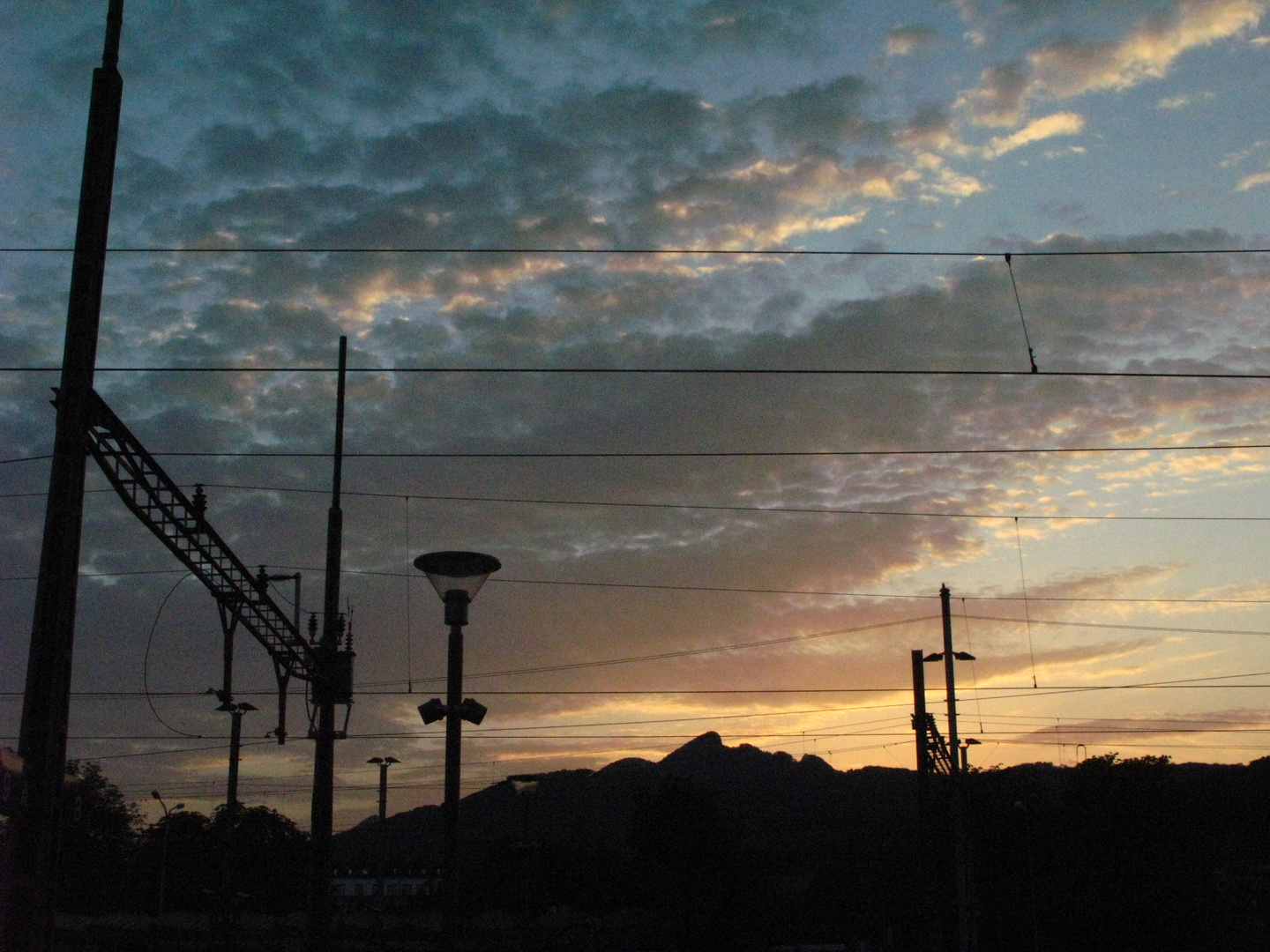 Der Abend, der Bahnhof, das Fernweh