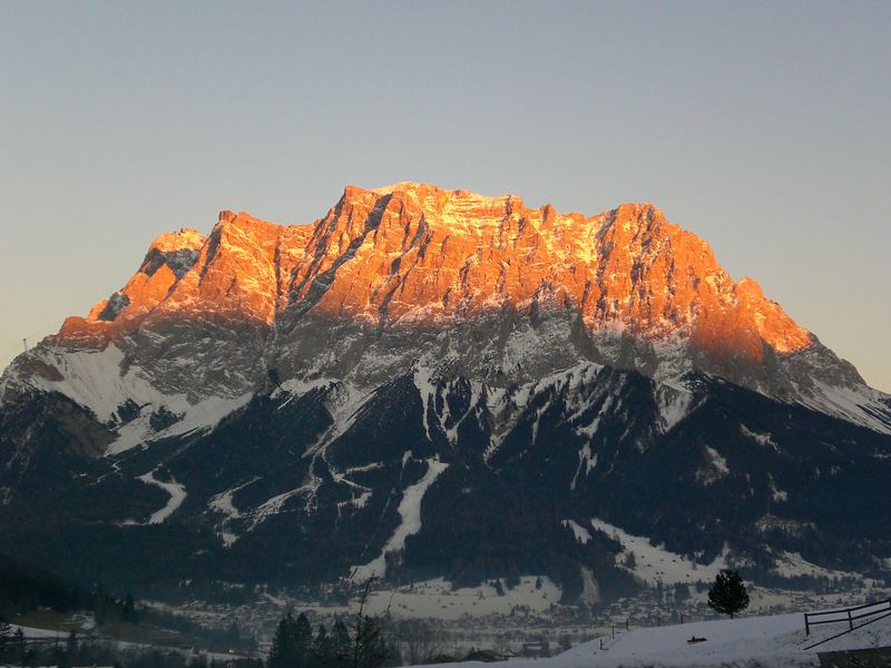 Der abendliche Glanz der Zugspitze