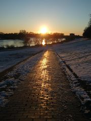 der Abendsonne entgegen