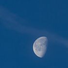 Der abnehmende Mond im Schleier
