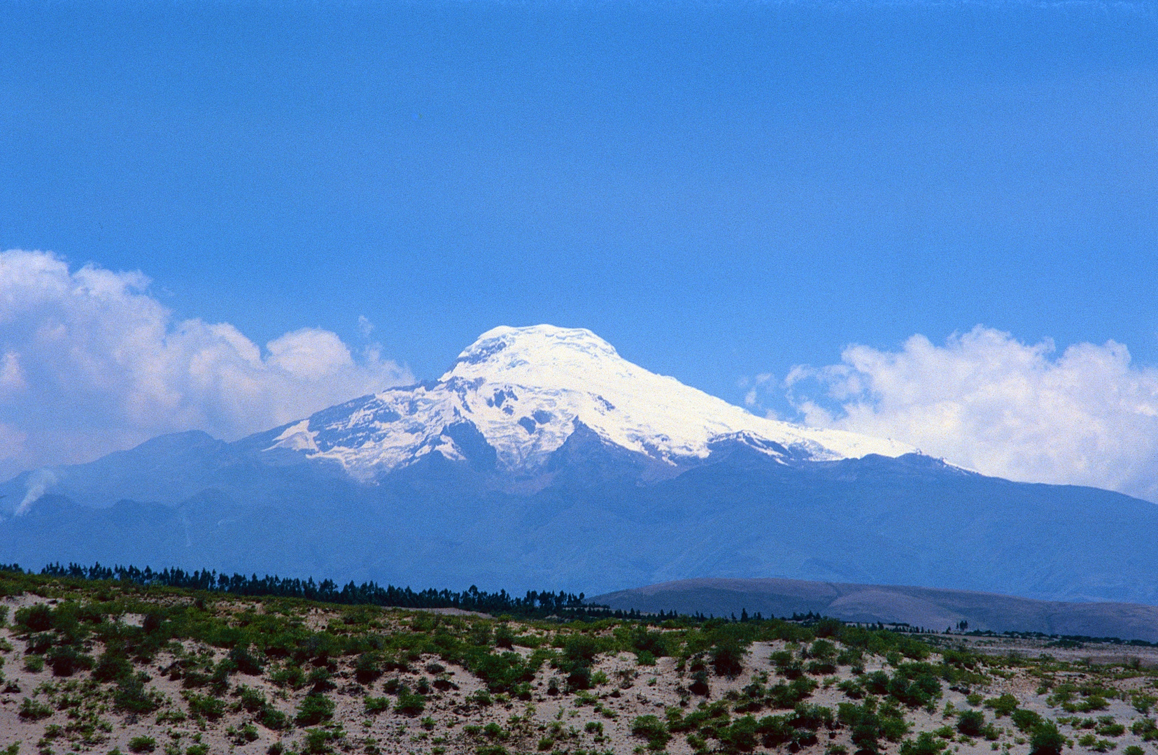 Der aktive Vulkan Cayambe (Ecuador) Foto & Bild | natur ...