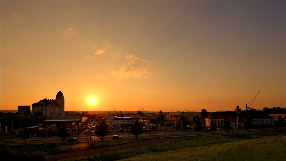 Der Alberthafen Dresden ...