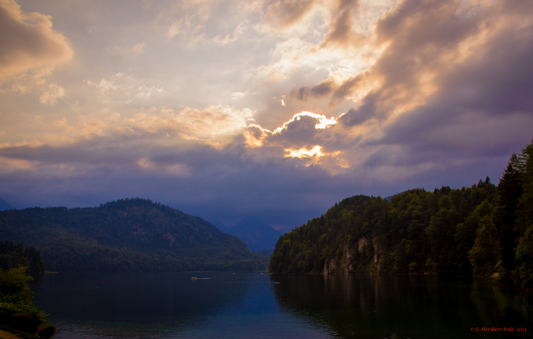 Der Albsee bei Hohenschwangau, Allgäu, kurz vor einem Gewitter 02