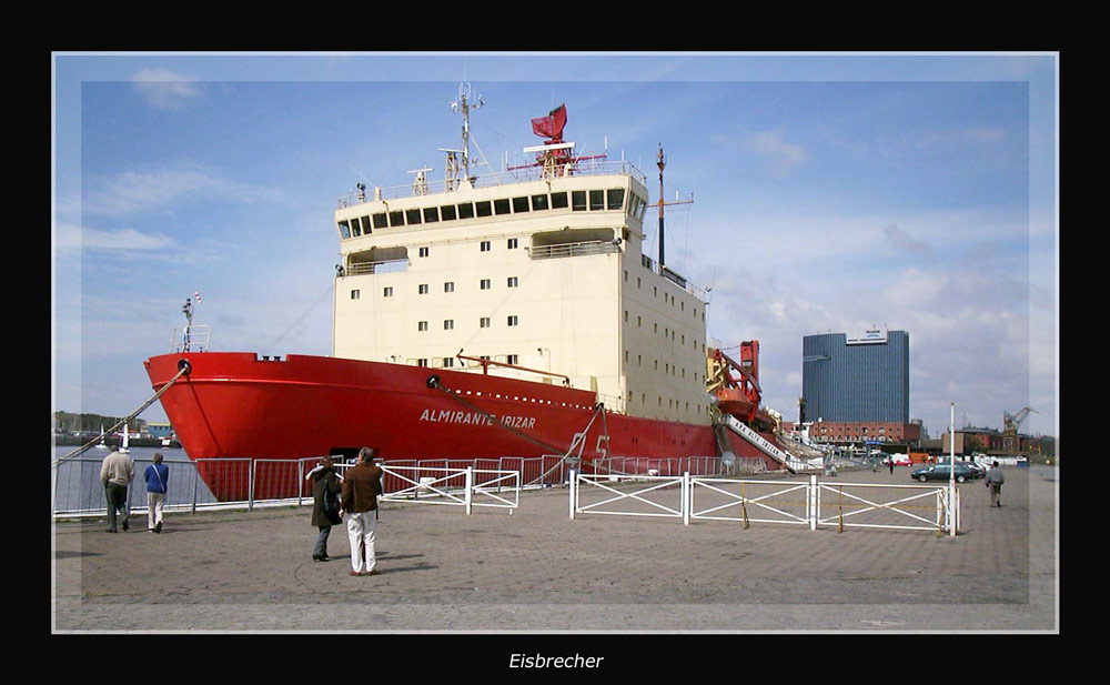 Der "Almirante Irizar" im Hafen von Buenos Aires