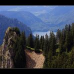 der Alpsee gesehen vom Tegelberg auf dem Naturpfad.....