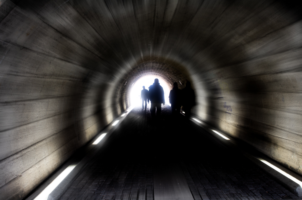Der Alptraum Foto & Bild architektur, monochrom, tunnel tunell Bilder