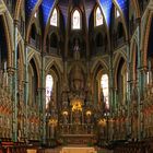 Der Altar der Kathedralbasilika Notre Dame 