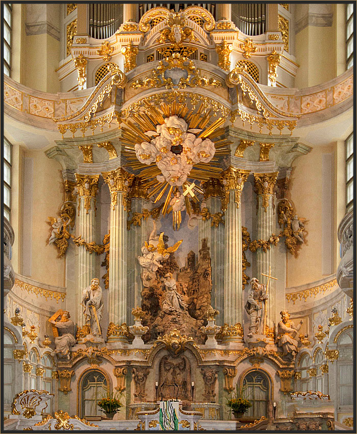 DER ALTAR IN DER FRAUENKIRCHE