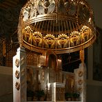 Der Altar in der Kirche zum Heiligen Leopold am Steinhof