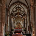 Der Altar in der Stiftsbasilika Aschaffenburg