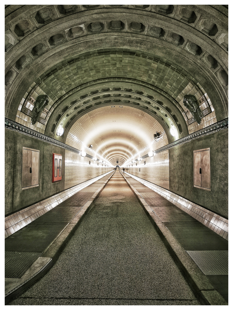 Der alte Elbtunnel 