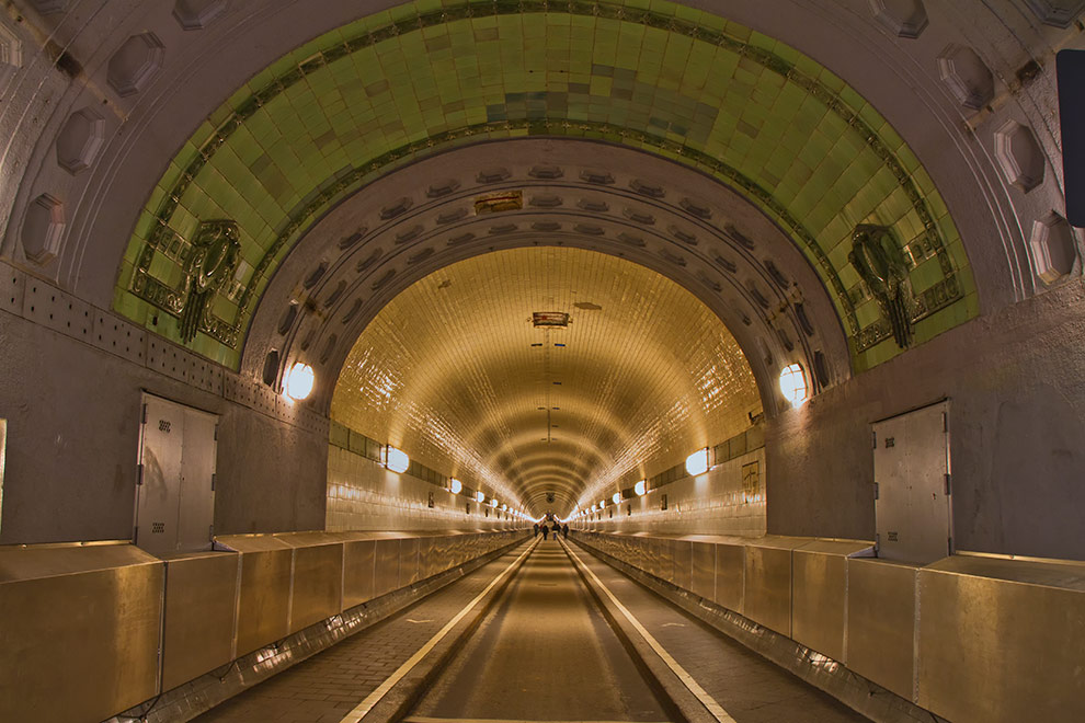 - der alte Elbtunnel von 1911 -