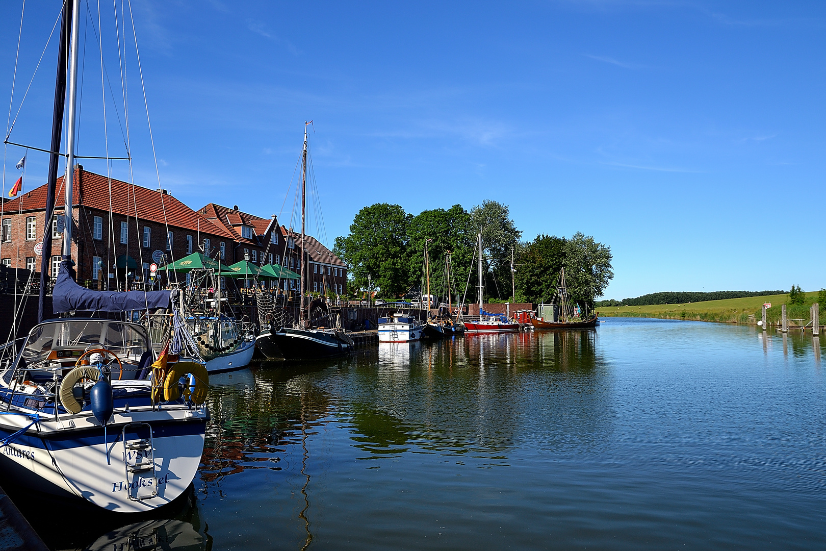 Der alte Hafen in Hooksiel