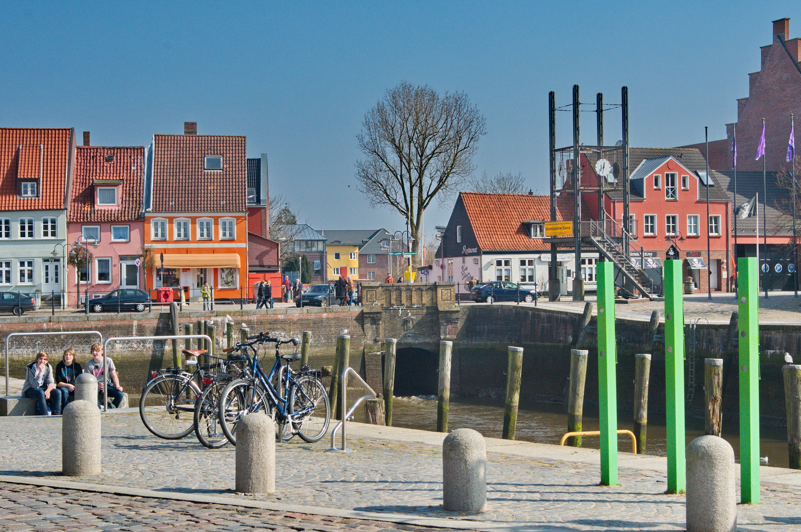 der alte Hafen in Husum / Nordsee