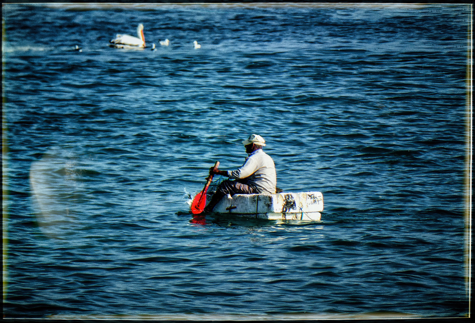 DER ALTE MANN AUF DEM MEER....