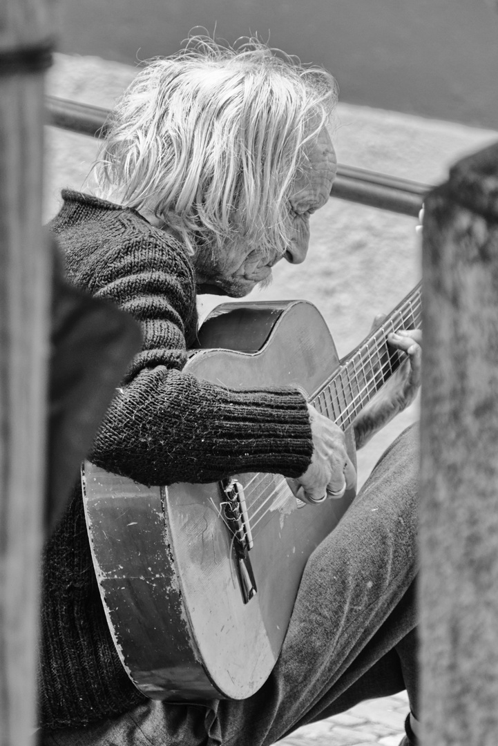 der alte Mann und die Gitarre