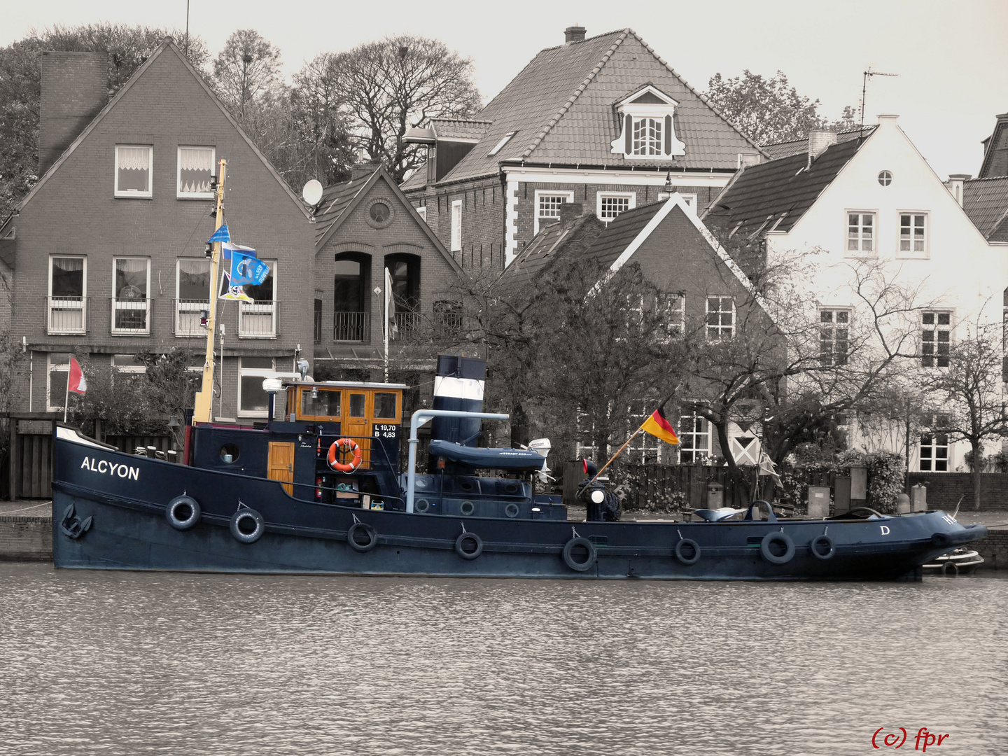 der alte Schlepper "ALCYON" im Hafen von Leer (Ostfriesland)