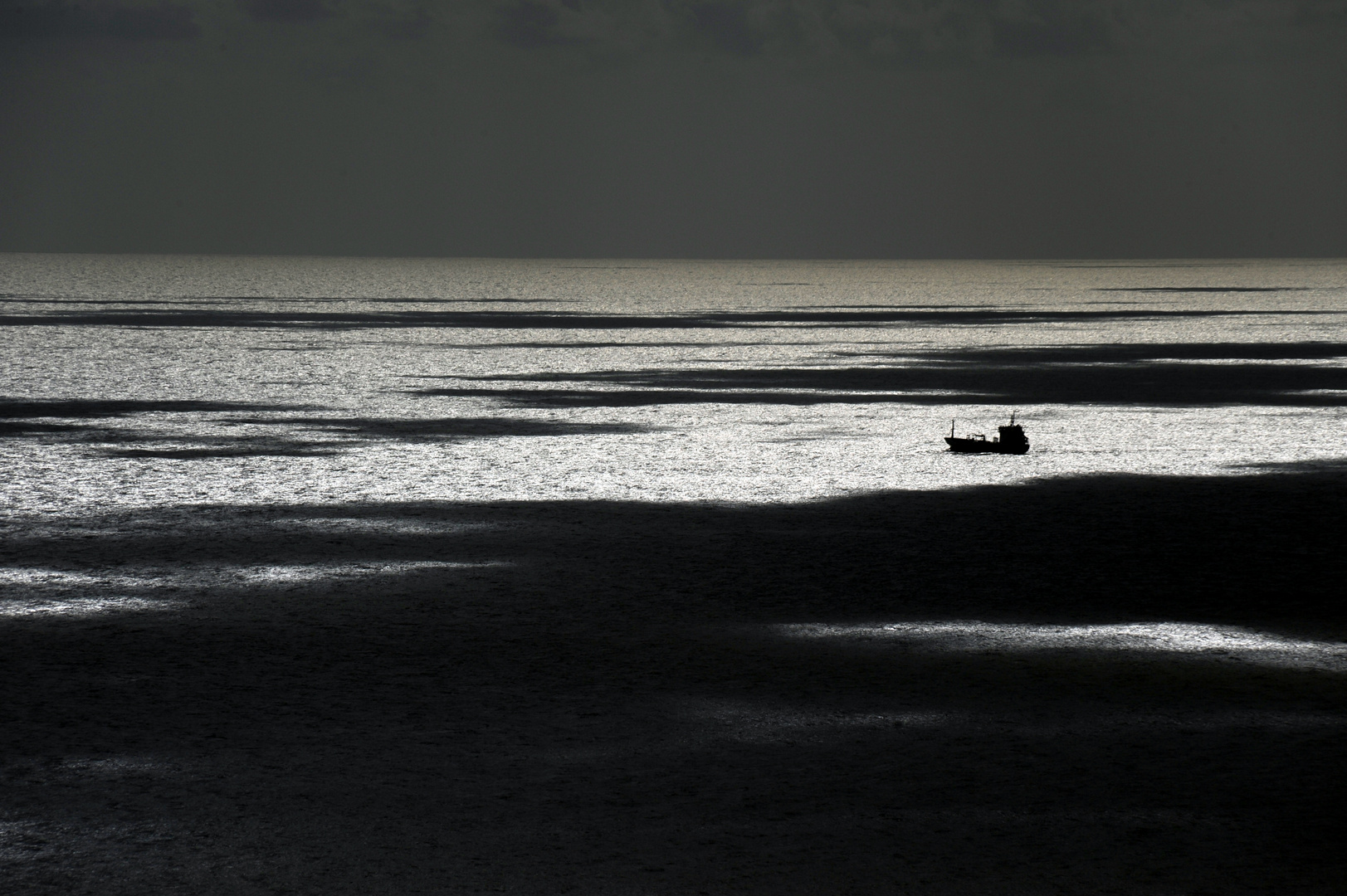 Der alte Tank und das Meer