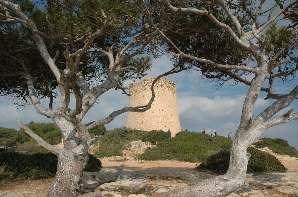 Der alte Wachtturm von Cala Pi