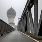 Der alte Wasserturm im Oktobernebel
