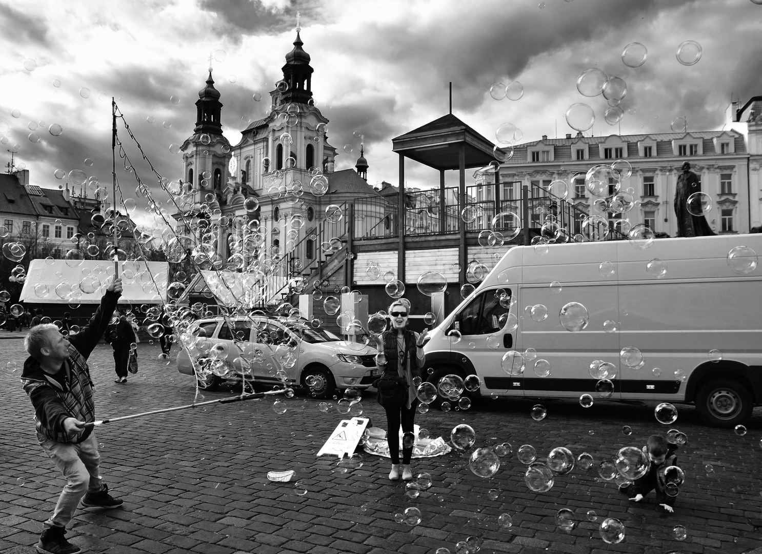 Der Altstädter Ring,der Bubble Maker und Jan Hus