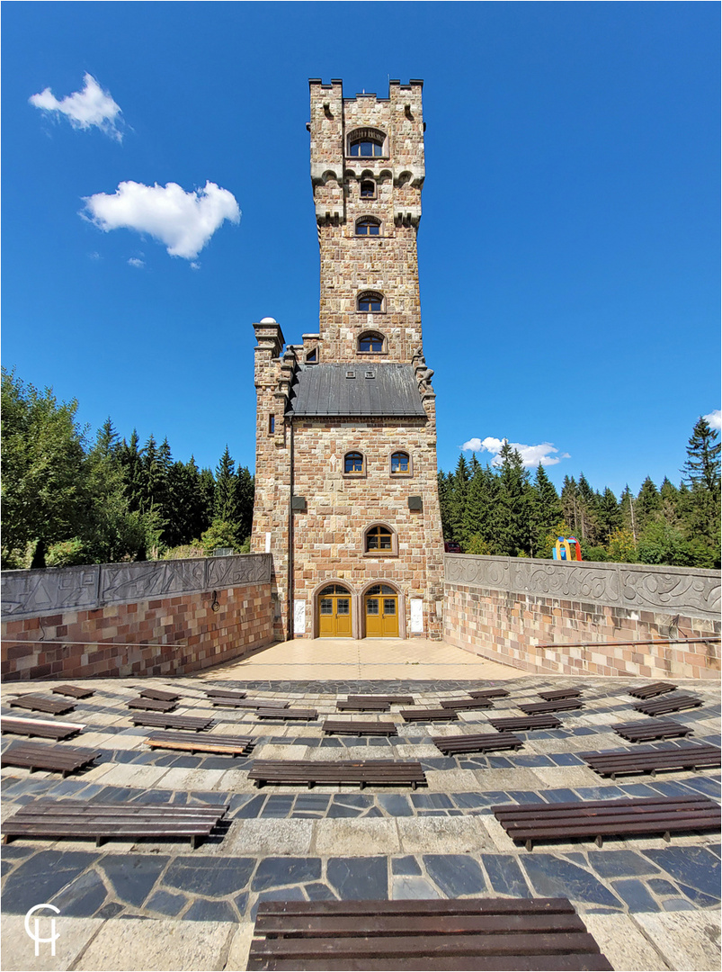 Der Altvaterturm auf dem Wetzstein bei Lehesten/Thüringen 