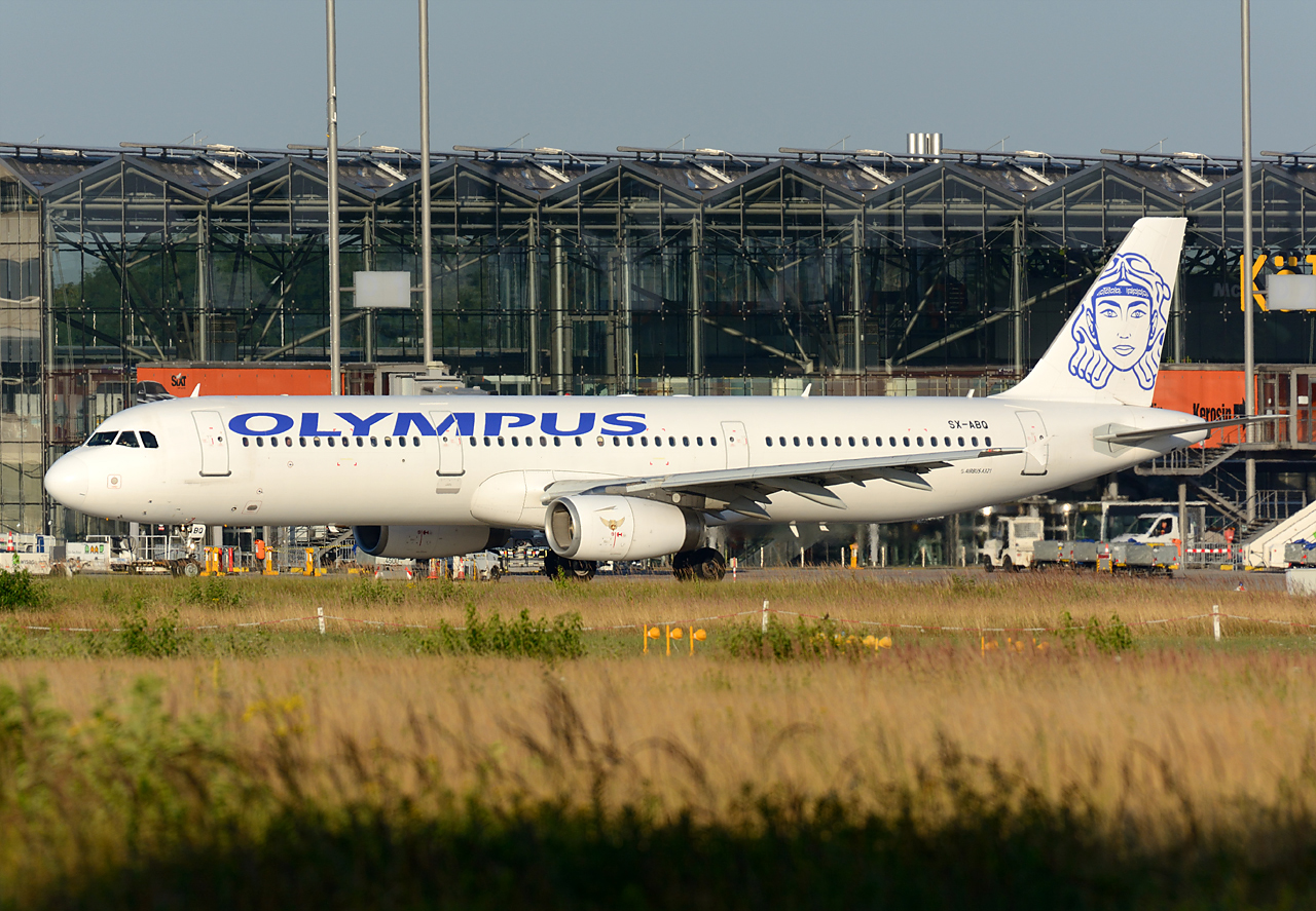 Der andere Airbus 321 der Olympus Airways.