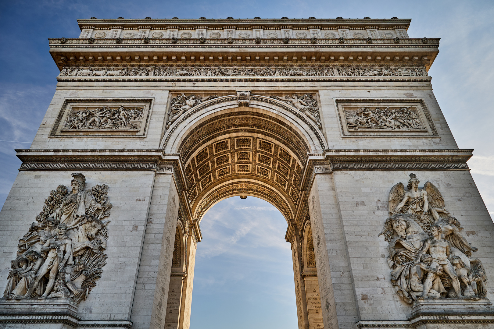 Der Arc de Triomphe de l’Étoile (Triumphbogen)