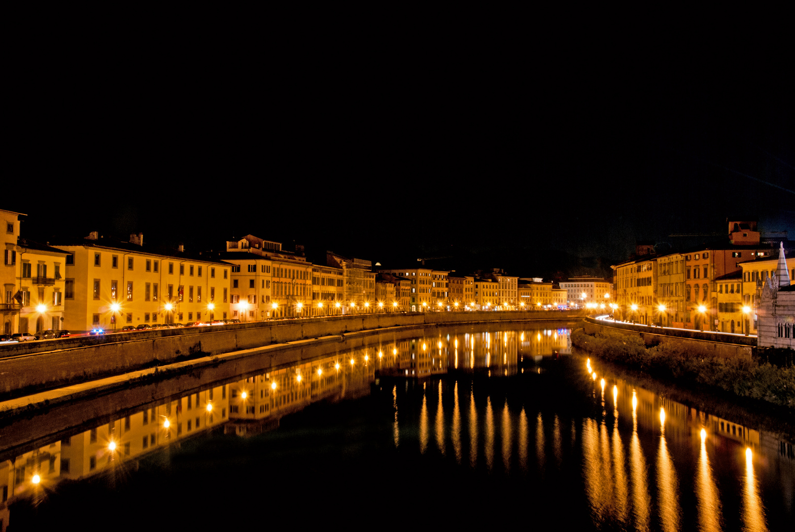 Der Arno in Pisa