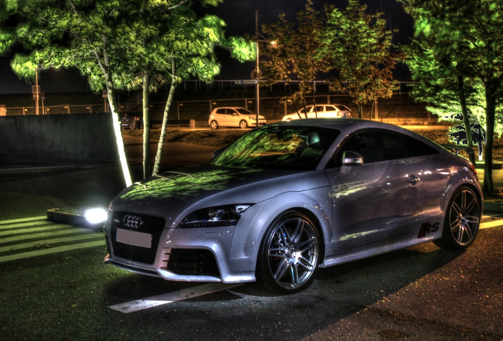 Der Audi TT RS bei Nacht