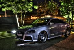 Der Audi TT RS bei Nacht