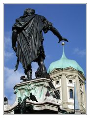 Der Augustus hat die Apfelsine auf den Turm gesteckt!