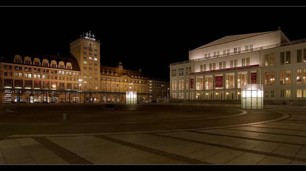 Der Augustusplatz... Foto & Bild architektur, architektur bei nacht